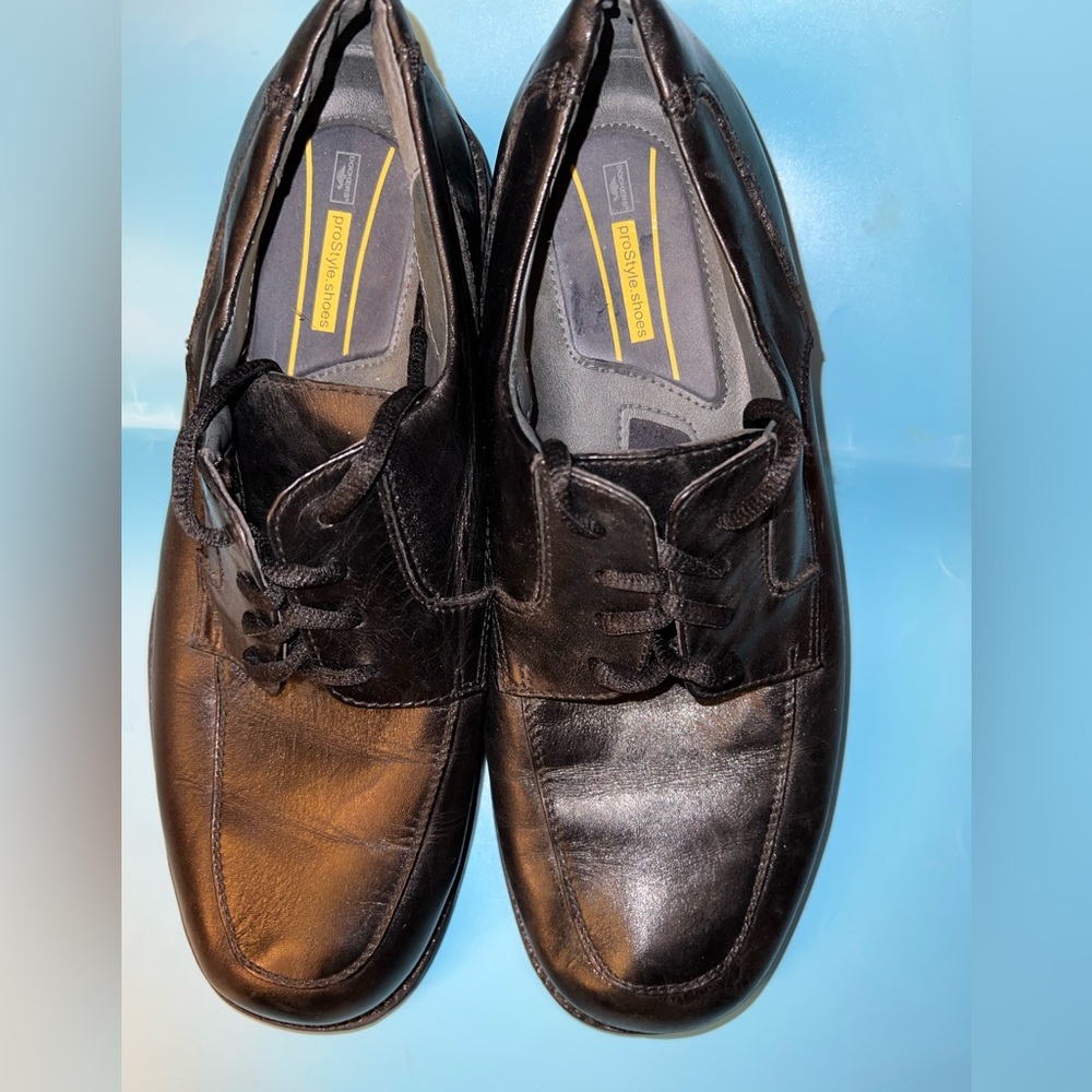Dockers pro style shoes -  black leather size 10